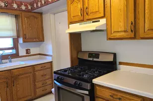 2410 Lina Ln, Green Bay, WI 54304 - Photo 7