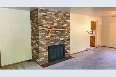 2410 Lina Lane, Green Bay, WI 54304 - Photo 5