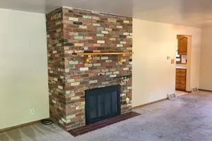 2410 Lina Ln, Green Bay, WI 54304 - Photo 5