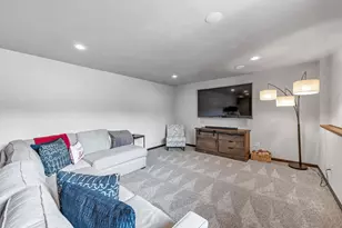651 Pebblestone Cir, Hobart, WI 54155 - Photo 23