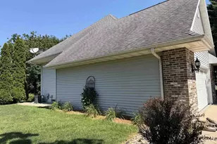 2884 Westmoor Rd, Oshkosh, WI 54904 - Photo 3