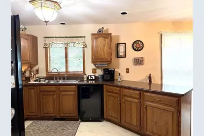 2884 Westmoor Road, Oshkosh, WI 54904 - Photo 9