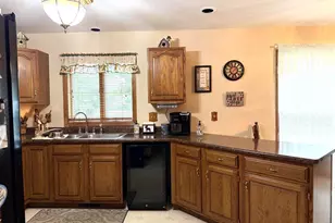 2884 Westmoor Rd, Oshkosh, WI 54904 - Photo 9