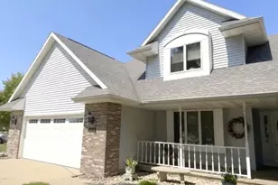 2884 Westmoor Rd, Oshkosh, WI 54904 - Photo 1