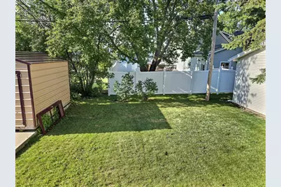 806 W 8th Avenue, Oshkosh, WI 54902 - Photo 23