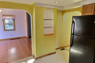 806 W 8th Ave, Oshkosh, WI 54902 - Photo 9