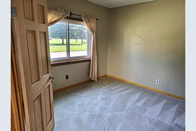 806 W 8th Avenue, Oshkosh, WI 54902 - Photo 5