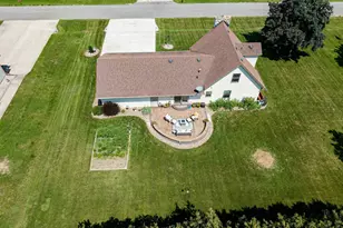 424 Vandeloo St, Kaukauna, WI 54130 - Photo 9