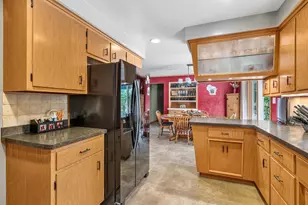 W6462 Lakeview Ct, Menasha, WI 54952 - Photo 5
