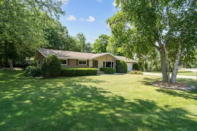 W6462 Lakeview Court, Menasha, WI 54952 - Photo 1