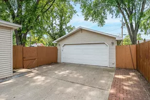 1942 Harold St, Green Bay, WI 54302 - Photo 3