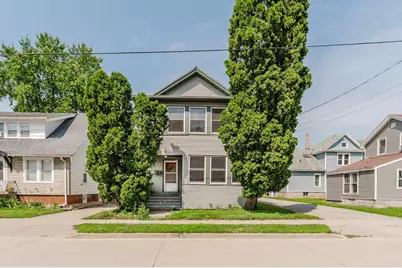 687 Central Street, Oshkosh, WI 54901 - Photo 1