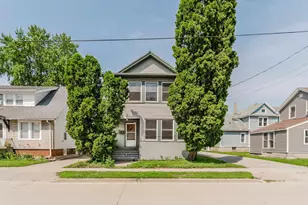 687 Central St, Oshkosh, WI 54901 - Photo 1
