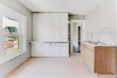 687 Central Street, Oshkosh, WI 54901 - Photo 7