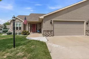 1373 Candlelight Ln, Fond du Lac, WI 54937 - Photo 1