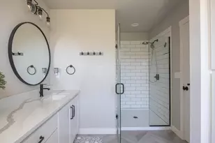 N9270 Laura St, Appleton, WI 54915 - Photo 15
