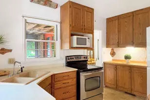 1006 Evans St, Oshkosh, WI 54901 - Photo 7