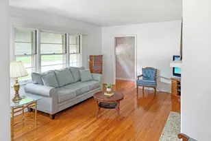 1006 Evans St, Oshkosh, WI 54901 - Photo 3