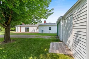 W2560 Half Mile Rd, Pulaski, WI 54162 - Photo 7