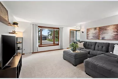 2559 Wildflower, Green Bay, WI 54311 - Photo 5