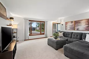 2559 Wildflower, Green Bay, WI 54311 - Photo 5