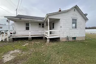 109 N Richmond St, Gillett, WI 54124 - Photo 1