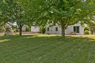 W5876 Blue Bonnet Dr, Appleton, WI 54915 - Photo 9