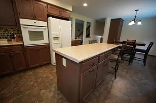 208 W Highland Dr, Oconto Falls, WI 54154 - Photo 7