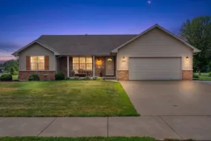 3487 Chatsworth Dr, Green Bay, WI 54313 - Photo 1