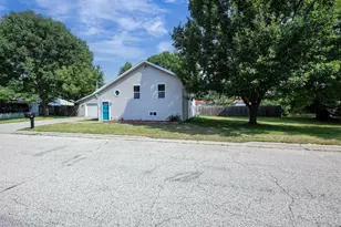 215 7th St, Oconto, WI 54153 - Photo 5