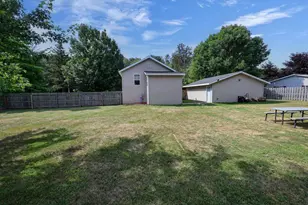 215 7th St, Oconto, WI 54153 - Photo 23