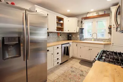 1402 W Murdock Avenue, Oshkosh, WI 54901 - Photo 3