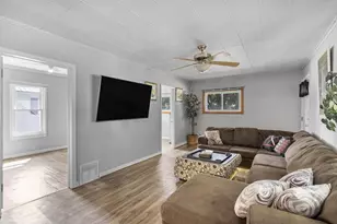 1222 Knapp St, Oshkosh, WI 54902 - Photo 3