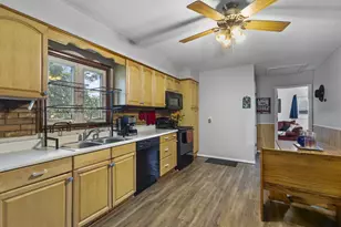 1222 Knapp St, Oshkosh, WI 54902 - Photo 5
