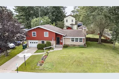 119 W Badger Street, Waupaca, WI 54981 - Photo 3