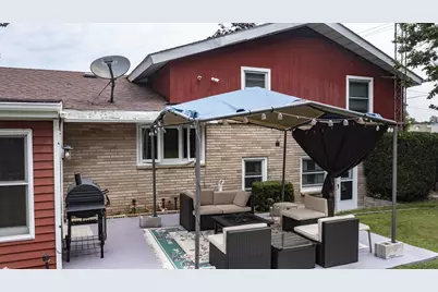 119 W Badger Street, Waupaca, WI 54981 - Photo 5