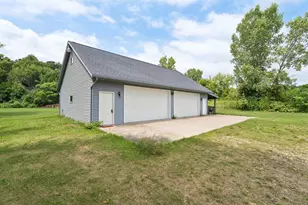 W5102 Carney Rd, Hilbert, WI 54129 - Photo 5