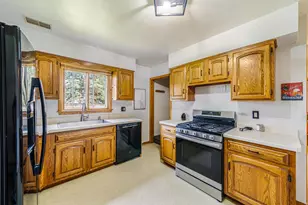 1918 Alaska St, Oshkosh, WI 54902 - Photo 11