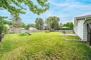 1918 Alaska St, Oshkosh, WI 54902 - Photo 37