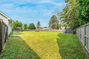 1918 Alaska St, Oshkosh, WI 54902 - Photo 9
