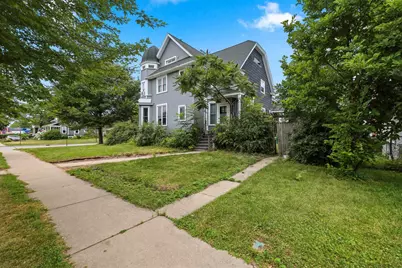 803 N Broadway, Green Bay, WI 54303 - Photo 11