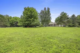 2100 Westline Rd, Green Bay, WI 54313 - Photo 41