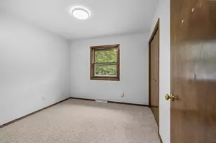 2100 Westline Rd, Green Bay, WI 54313 - Photo 19