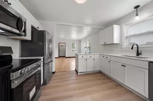 1202 12th Ave, Green Bay, WI 54304 - Photo 11