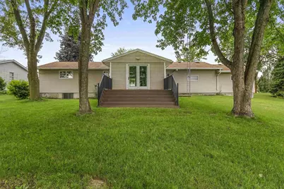 2420 Monroe Street, New Holstein, WI 53061 - Photo 5