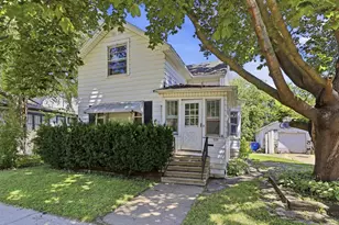 526 Boyd St, Oshkosh, WI 54901 - Photo 1