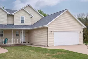 1087 Stillmeadow Ln, Menasha, WI 54952 - Photo 1