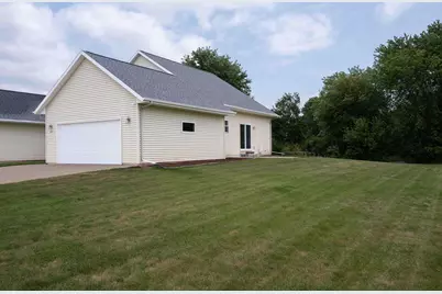 1087 Stillmeadow Lane, Menasha, WI 54952 - Photo 29