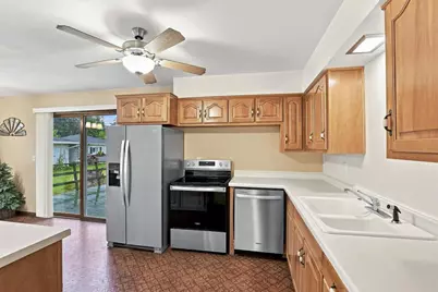1610 Wyman Street, New London, WI 54961 - Photo 9