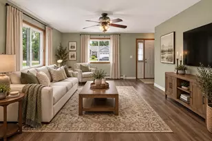 2380 Riverview Dr, Green Bay, WI 54313 - Photo 5